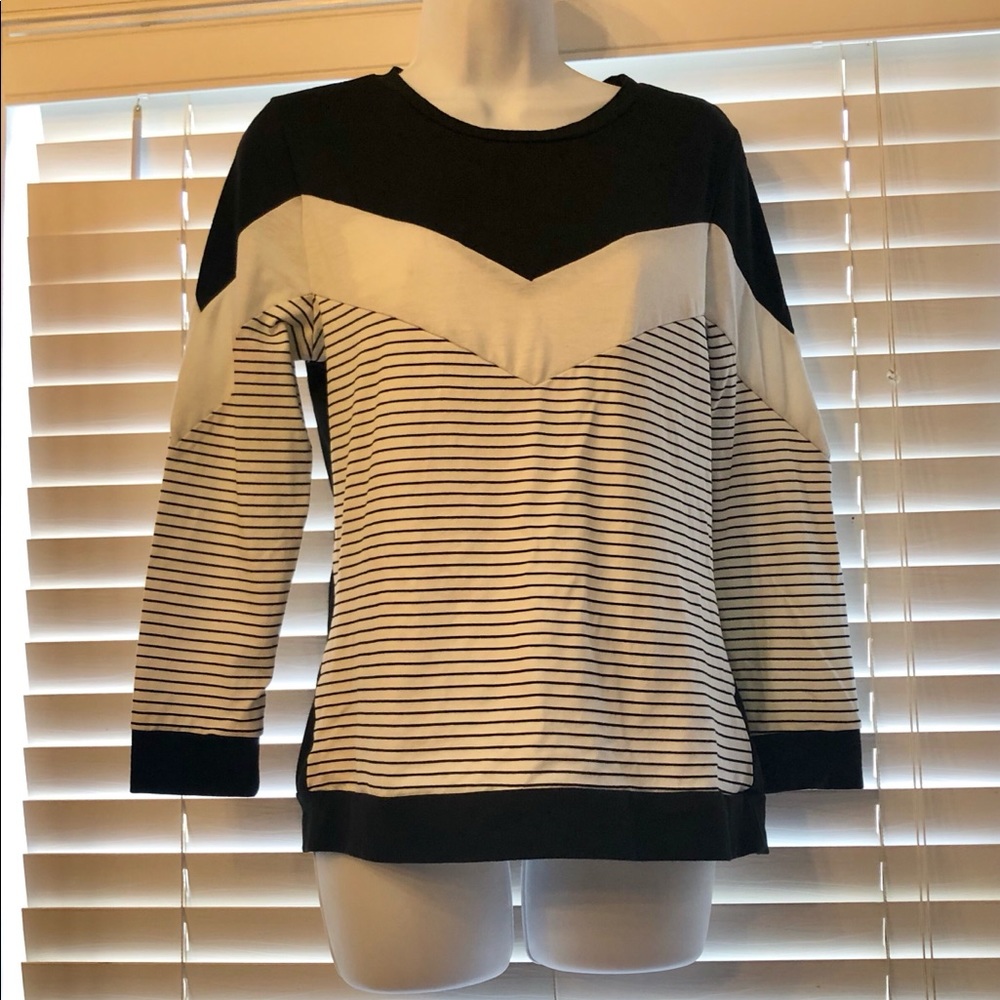 3/$12 Black and White Long Sleeve Top
